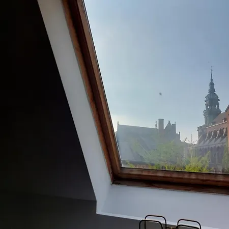 Loft De La Raquette مونس